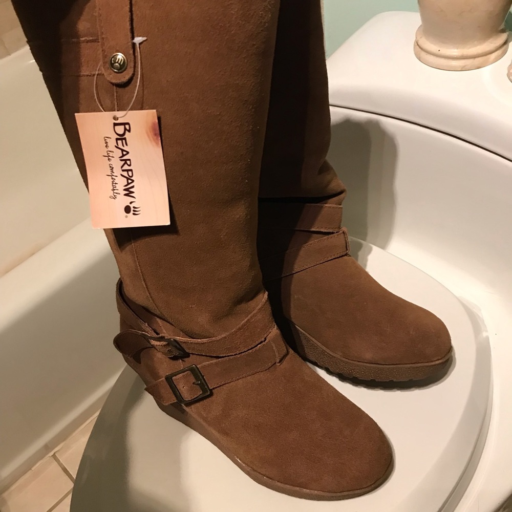 BOOTS NEVER WORN
